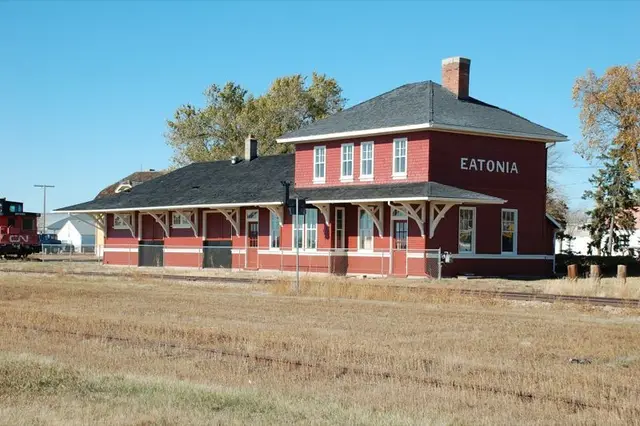Eatonia train station